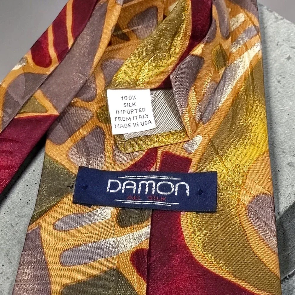 Damon vintage 1990s